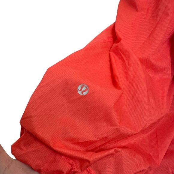 Lululemon wing breaker rain jacket with hoodie - Picture 5 of 8